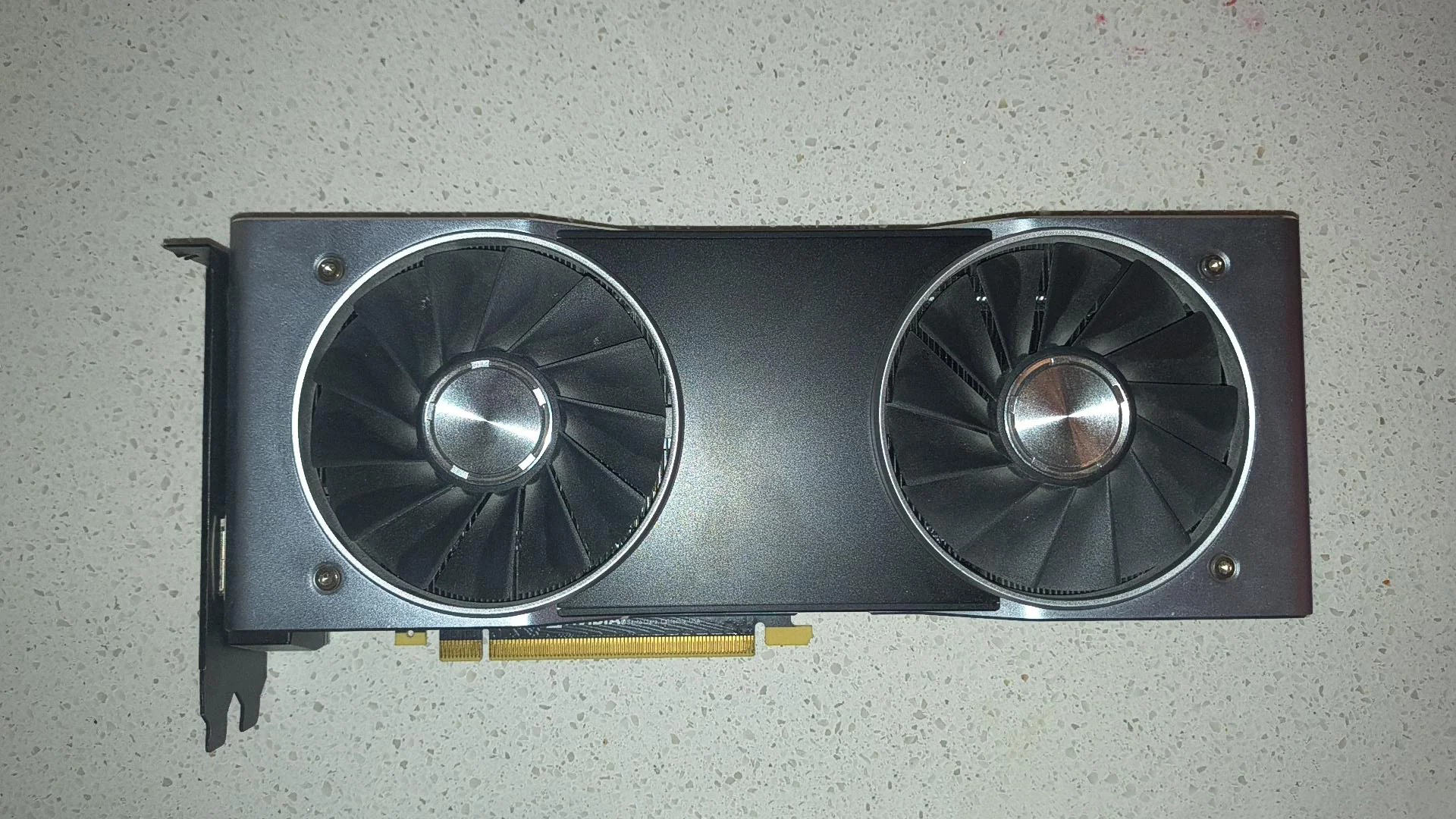 Muestra de ingeniería GeForce GTX 2080 Ti: ¿Un nuevo giro en el desarrollo de GPU?