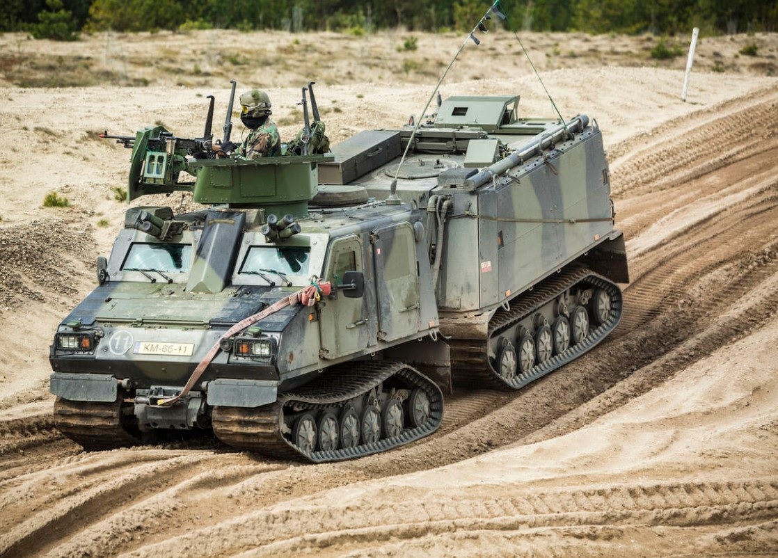 Holanda entregará a Ucrania 28 vehículos blindados todo terreno BvS 10 Viking Holanda entregará a Ucrania 28 vehículos blindados todo terreno BvS 10 Viking