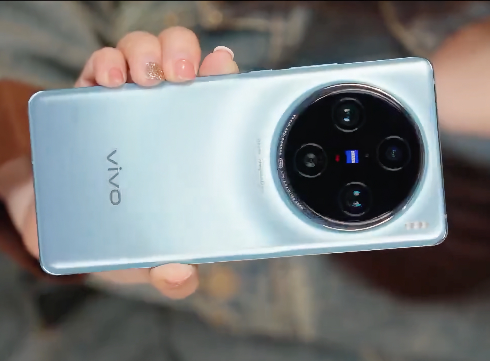 Pantalla curva, cámara cuádruple ZEISS y carga de 120 W: el vídeo unboxing del buque insignia Vivo X100 Pro ha aparecido en Internet Pantalla curva, cámara cuádruple ZEISS y carga de 120 W: el vídeo unboxing del buque insignia Vivo X100 Pro ha aparecido en Internet