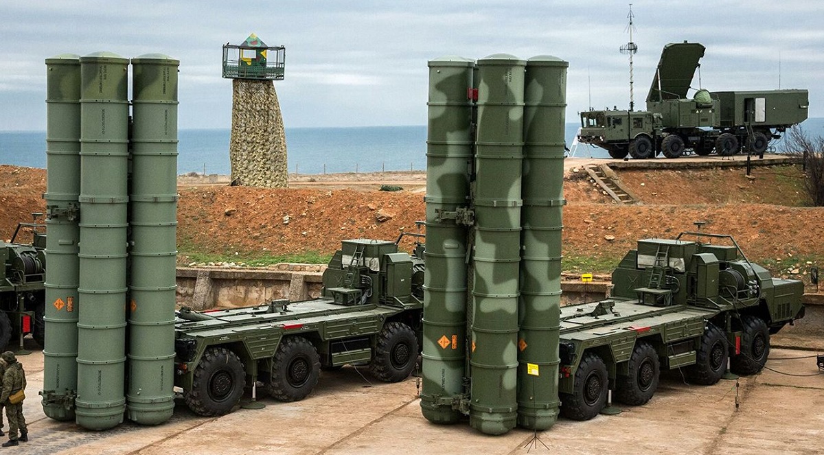 Las Fuerzas Armadas ucranianas asestaron un duro golpe al sistema de defensa antiaérea ruso: junto a los S-400, tres lanzadores del sistema de misiles tierra-aire S-300 fueron alcanzados a la vez Las Fuerzas Armadas ucranianas asestaron un duro golpe al sistema de defensa antiaérea ruso: junto a los S-400, tres lanzadores del sistema de misiles tierra-aire S-300 fueron alcanzados a la vez