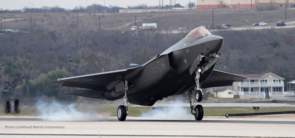 Lockheed Martin y Patria acuerdan ensamblar en Finlandia el fuselaje delantero del caza de quinta generación F-35 Lockheed Martin y Patria acuerdan ensamblar en Finlandia el fuselaje delantero del caza de quinta generación F-35