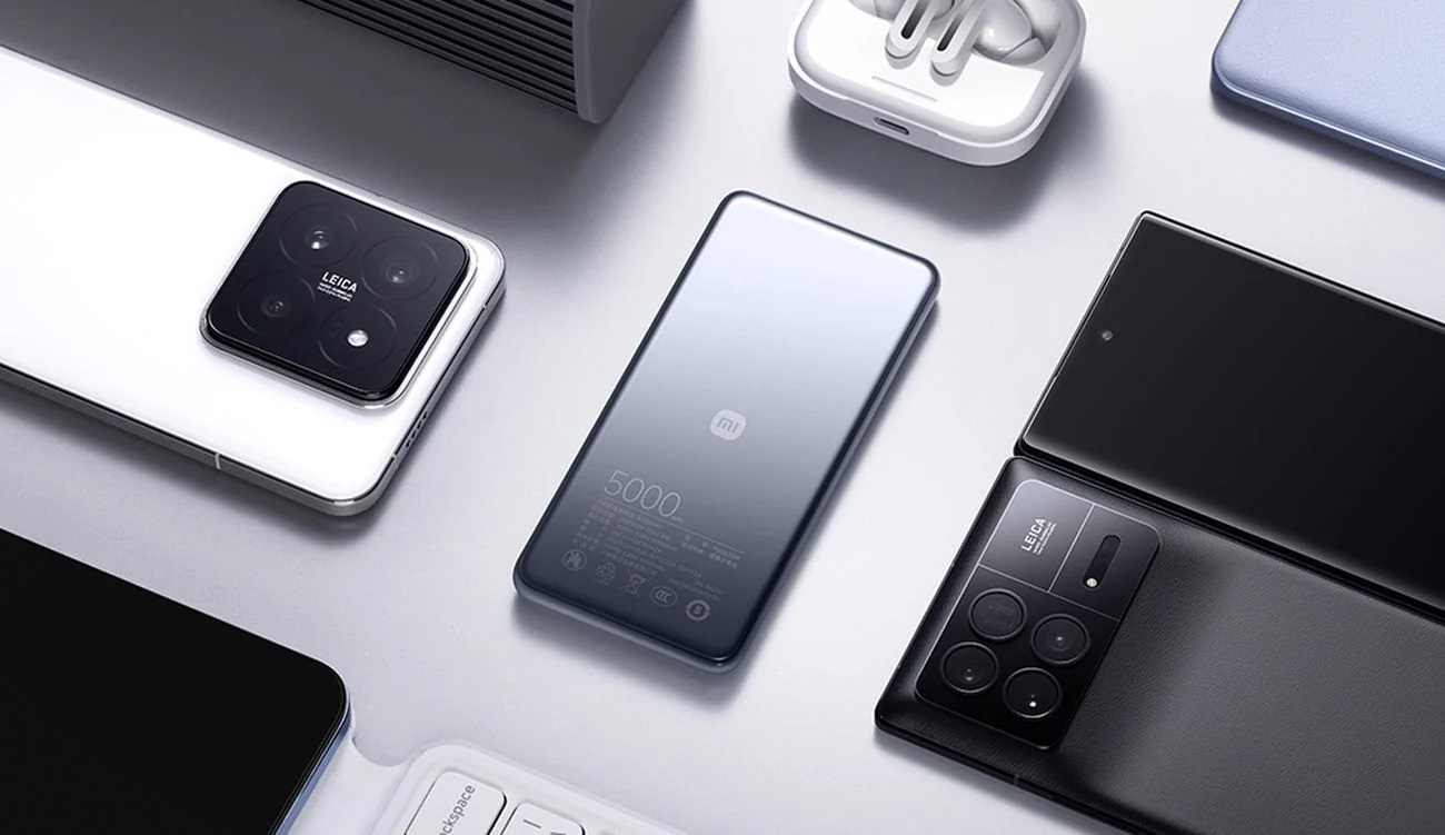 Xiaomi ha presentado una Power Bank ultrafina de 5000mAh que sólo tiene 10mm de grosor y pesa menos de 100g por 20$. Xiaomi ha presentado una Power Bank ultrafina de 5000mAh que sólo tiene 10mm de grosor y pesa menos de 100g por 20$.