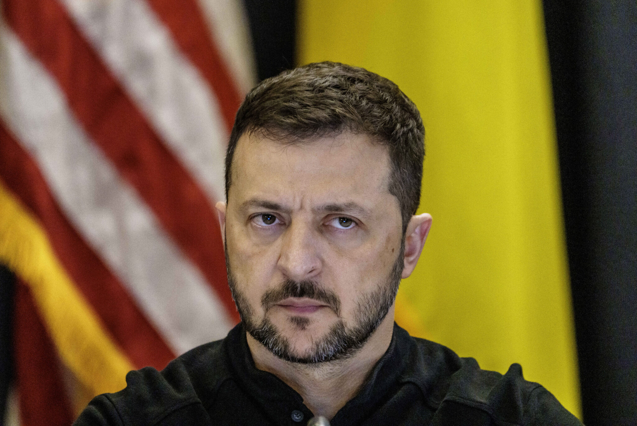 Zelensky afirma que la ayuda occidental "no puede equipar ni a 4 de las 14" brigadas ucranianas Zelensky afirma que la ayuda occidental "no puede equipar ni a 4 de las 14" brigadas ucranianas
