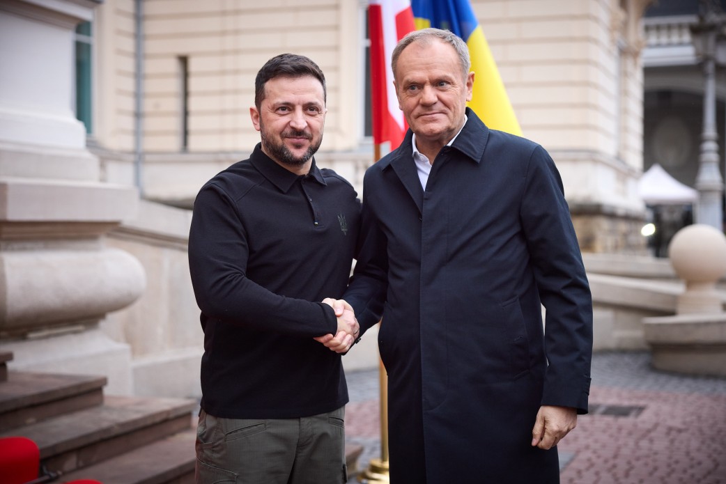 Reunión de líderes: qué temas trataron Zelenskyy y Tusk El Presidente de Ucrania, Zelenskyy, y el Primer Ministro de Polonia, Tusk, mantienen conversaciones