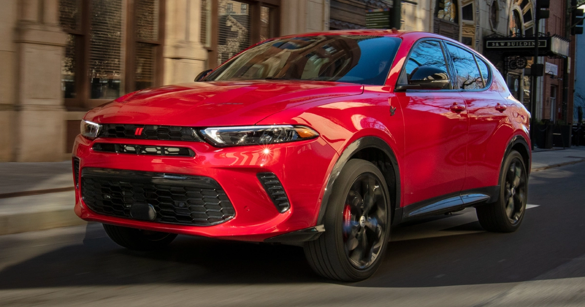 Dodge Hornet: Un nuevo y atractivo modelo en color Hot Tamale