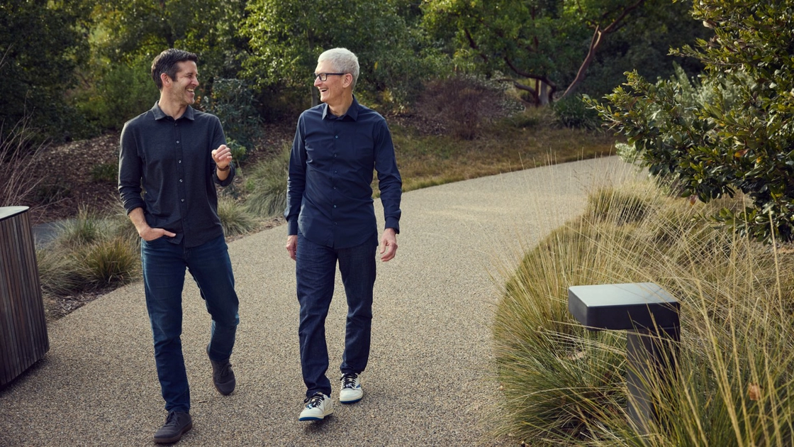 Tim Cook y John Ternus: movimientos estratégicos en Apple Park