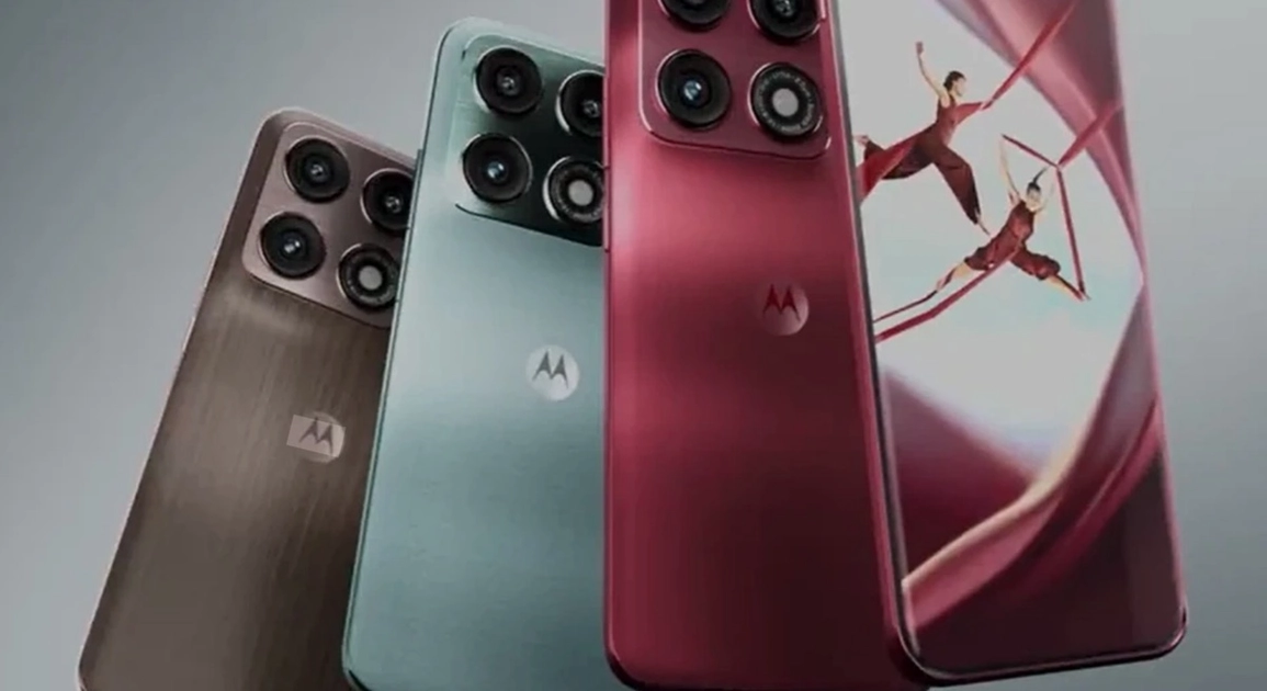 Motorola Edge 70 Pro+ en los colores Chicory Coffee, Stormy Sea y Zinfandel, desarrollados junto a Pantone.