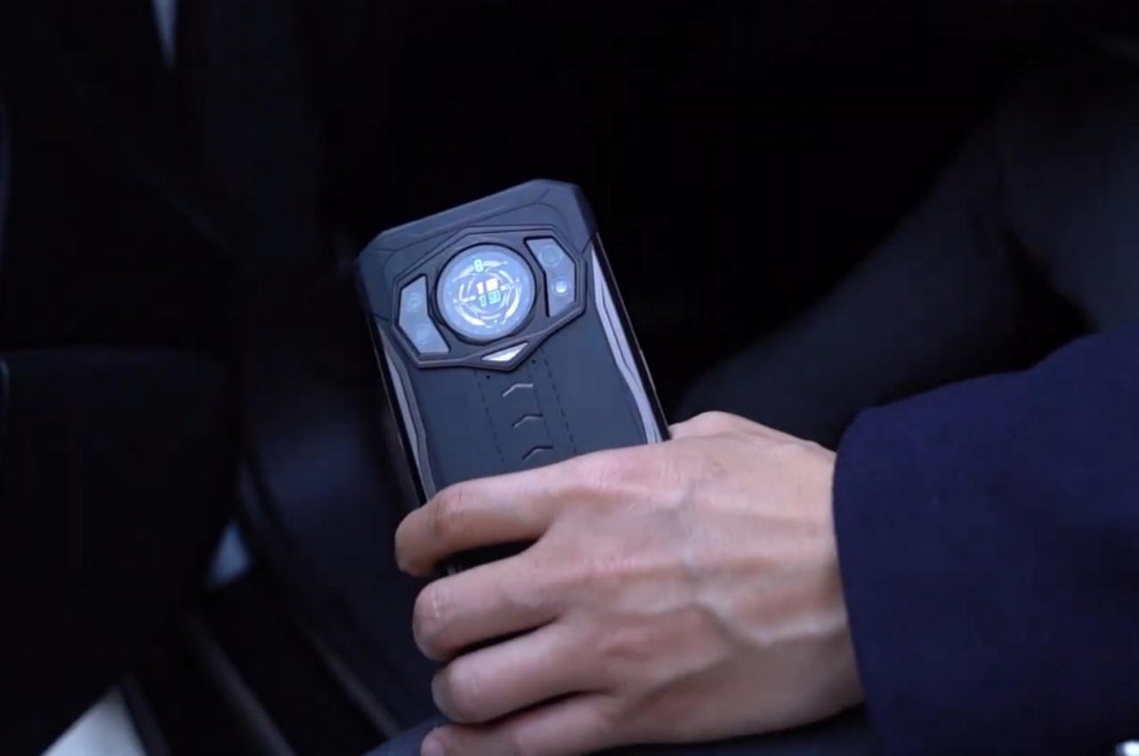 Doogee S98 se ve y suena más como un dispositivo de agente secreto que como un teléfono inteligente-2