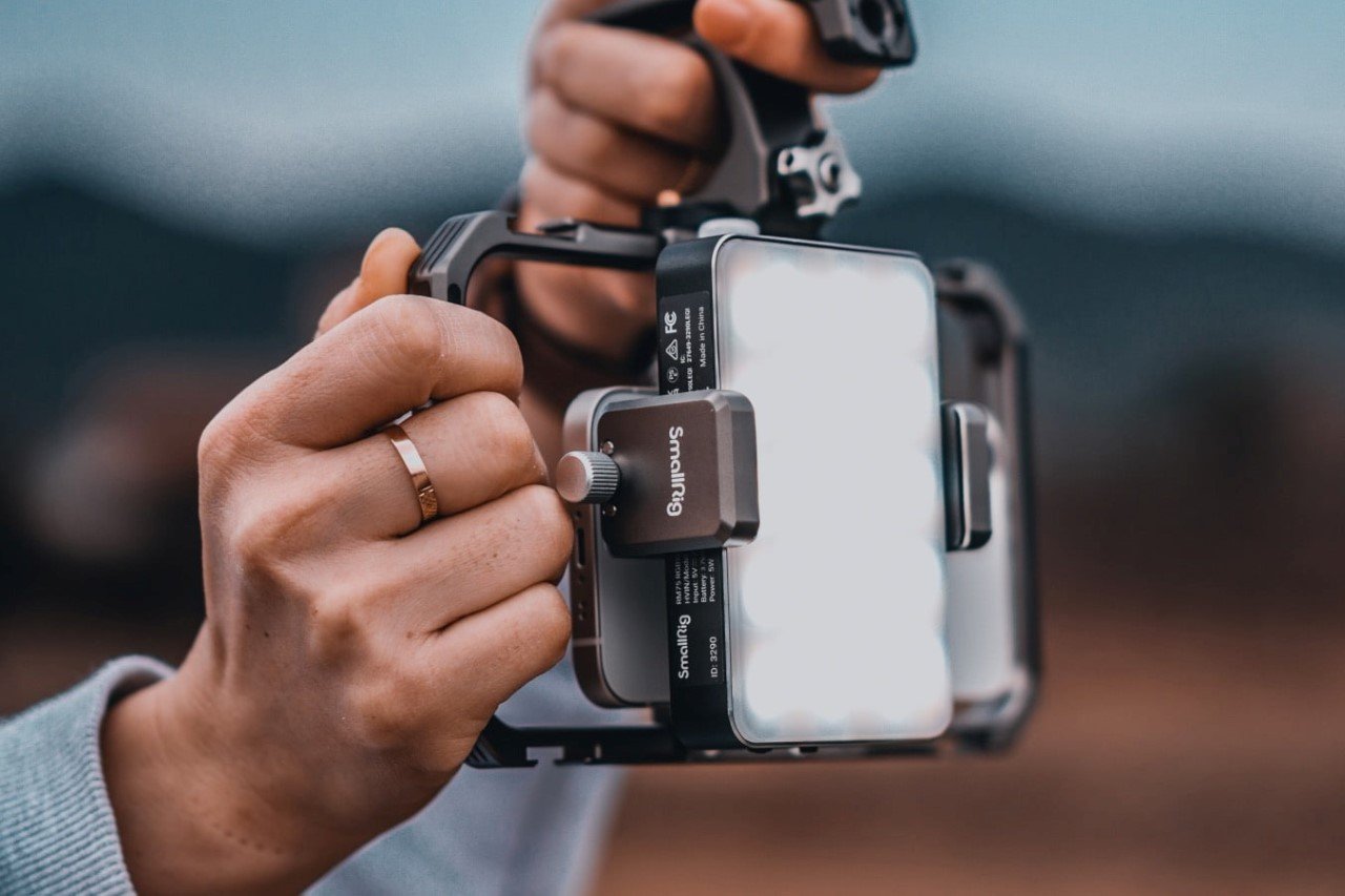 Convierte tu iPhone en una configuración profesional para hacer películas con este equipo modular para teléfono-3