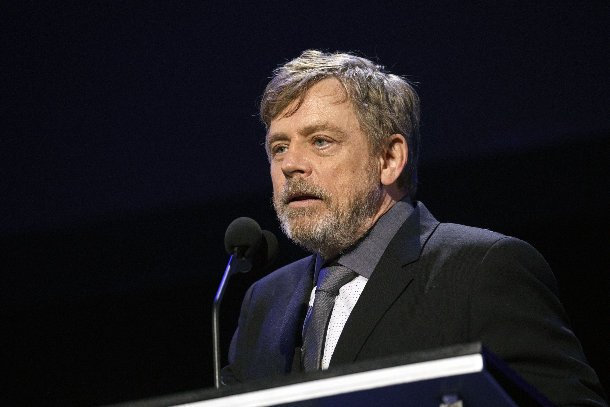 Luke Skywalker ayudó a recaudar fondos para comprar 500 drones para las Fuerzas Armadas de Ucrania Luke Skywalker ayudó a recaudar fondos para comprar 500 drones para las Fuerzas Armadas de Ucrania