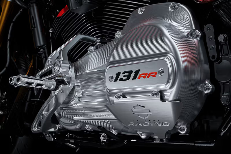 CVO Road Glide RR - en movimiento. CVO Road Glide RR - en movimiento.