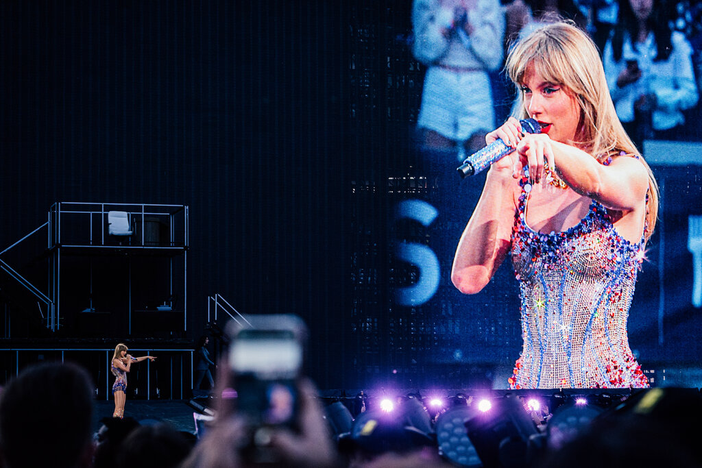 Estafadores crearon un deepfake de Taylor Swift regalando vajillas de lujo
