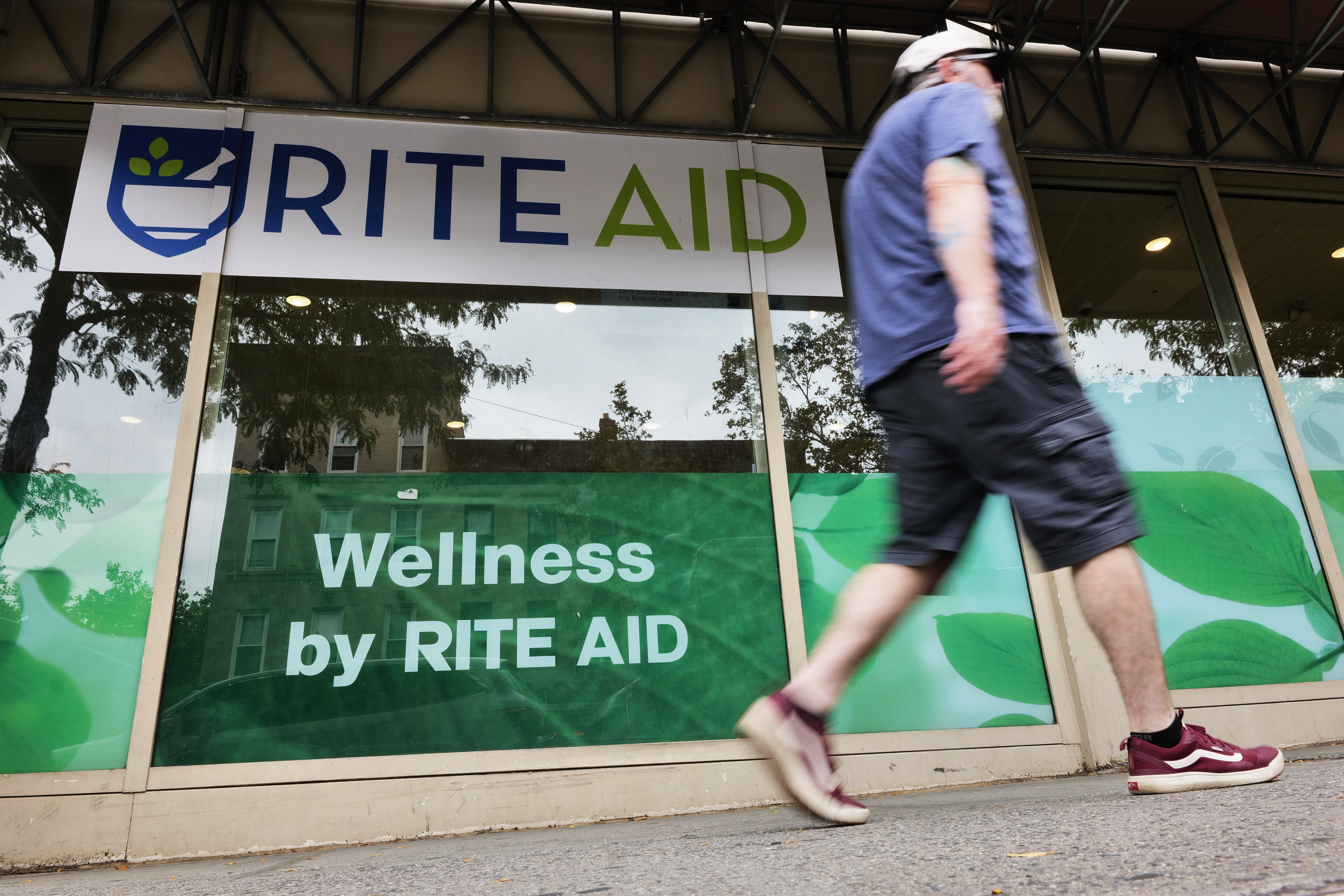 El regulador estadounidense prohíbe a la cadena de farmacias Rite Aid utilizar el sistema de reconocimiento facial durante cinco años El regulador estadounidense prohíbe a la cadena de farmacias Rite Aid utilizar el sistema de reconocimiento facial durante cinco años