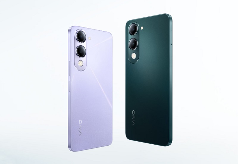 Smartphone Vivo Y19s GT 5G contra el fondo de la naturaleza Smartphone Vivo Y19s GT 5G contra el fondo de la naturaleza