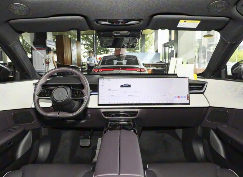 Interior del Mazda EZ-60. Foto: Autohome Interior del Mazda EZ-60