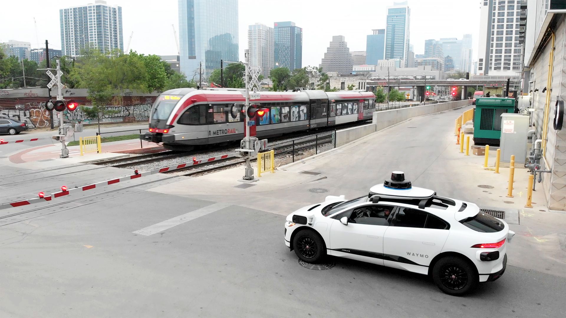 Waymo lanzará un servicio comercial de robotaxi en Austin a finales de año