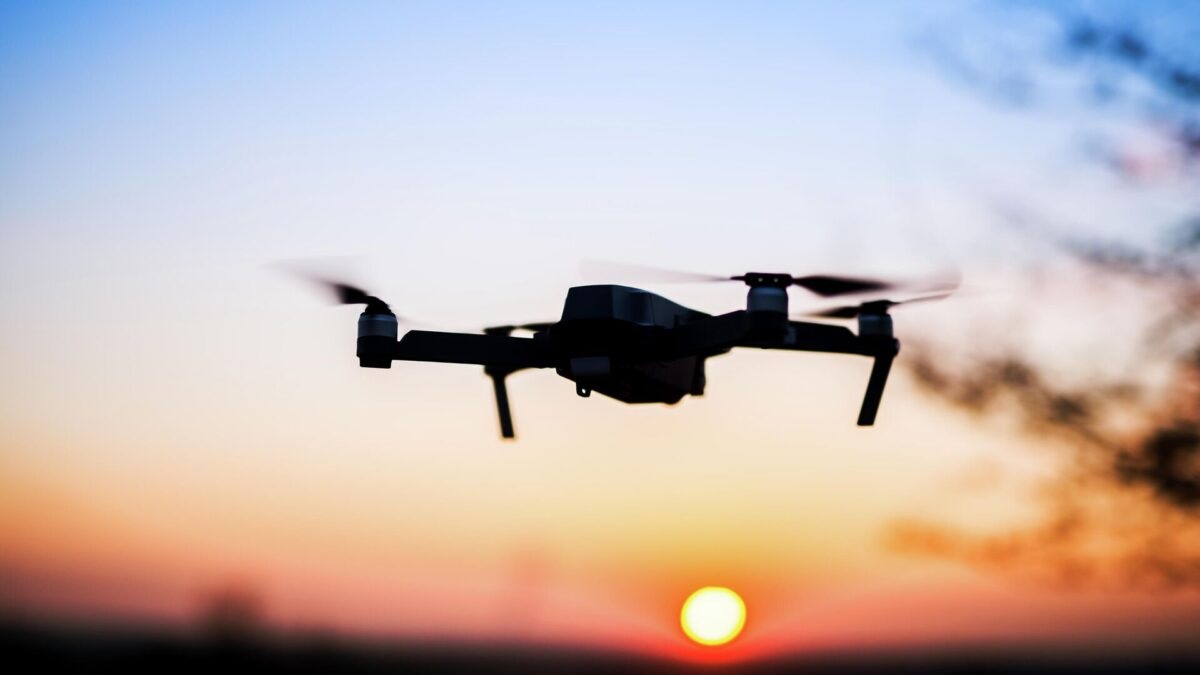 Vídeo impresionante: El operador de un dron ucraniano demostró una precisión fenomenal y alcanzó con granadas a un objetivo que se movía rápidamente Vídeo impresionante: El operador de un dron ucraniano demostró una precisión fenomenal y alcanzó con granadas a un objetivo que se movía rápidamente