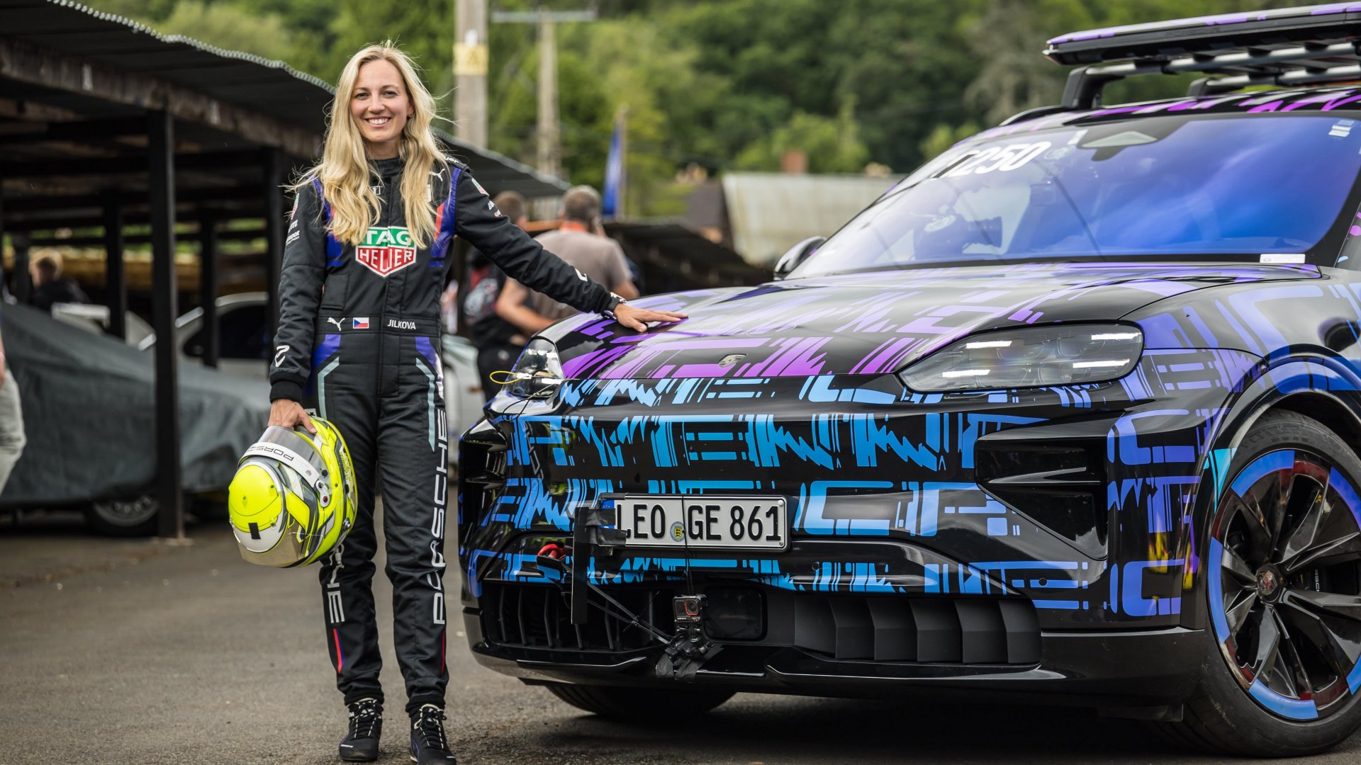 El primer Porsche Cayenne totalmente eléctrico en el circuito de Shelsley Walsh El primer Porsche Cayenne totalmente eléctrico en el circuito de Shelsley Walsh