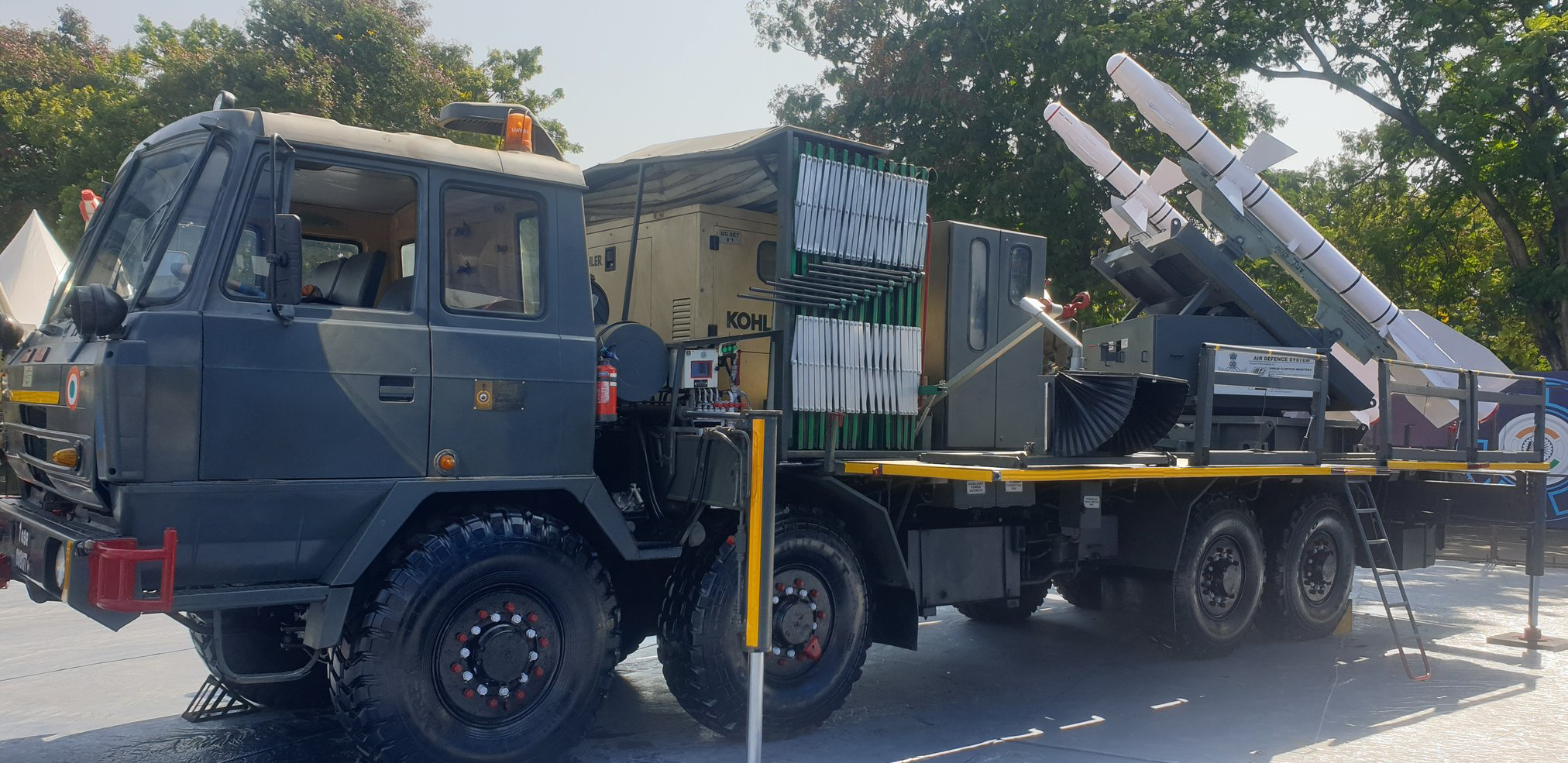 India presenta el sistema de defensa aérea Samar-2 con misiles P-27T y chasis Tatra 815 India presenta el sistema de defensa aérea Samar-2 con misiles P-27T y chasis Tatra 815