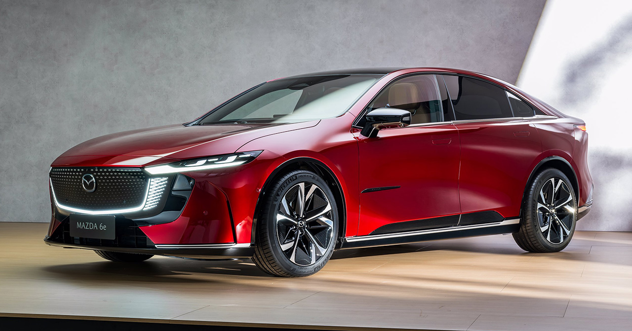 Mazda 6e en el fondo de la fábrica