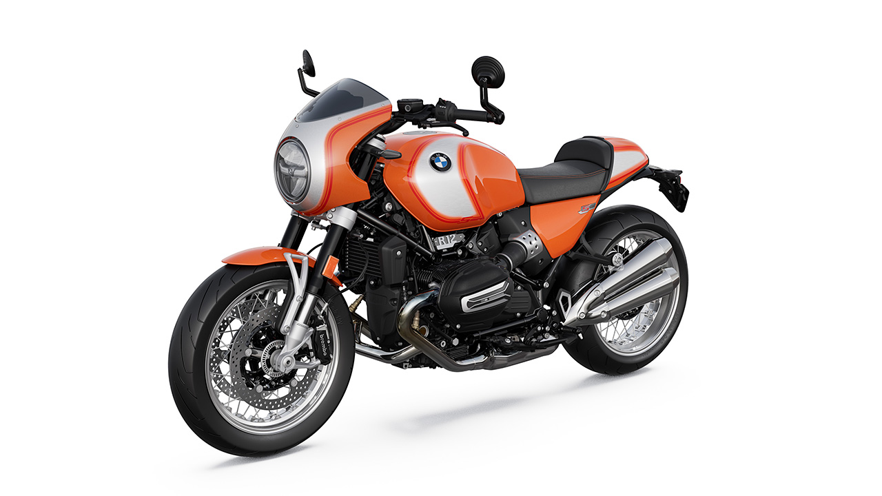 BMW R 12 S al fondo
