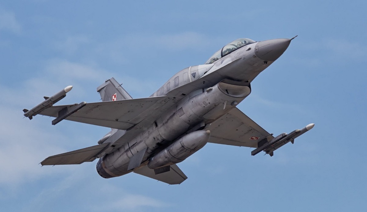 Polonia está dispuesta a entregar aviones de combate F-16 a Ucrania si los países de la OTAN apoyan la decisión Polonia está dispuesta a entregar aviones de combate F-16 a Ucrania si los países de la OTAN apoyan la decisión