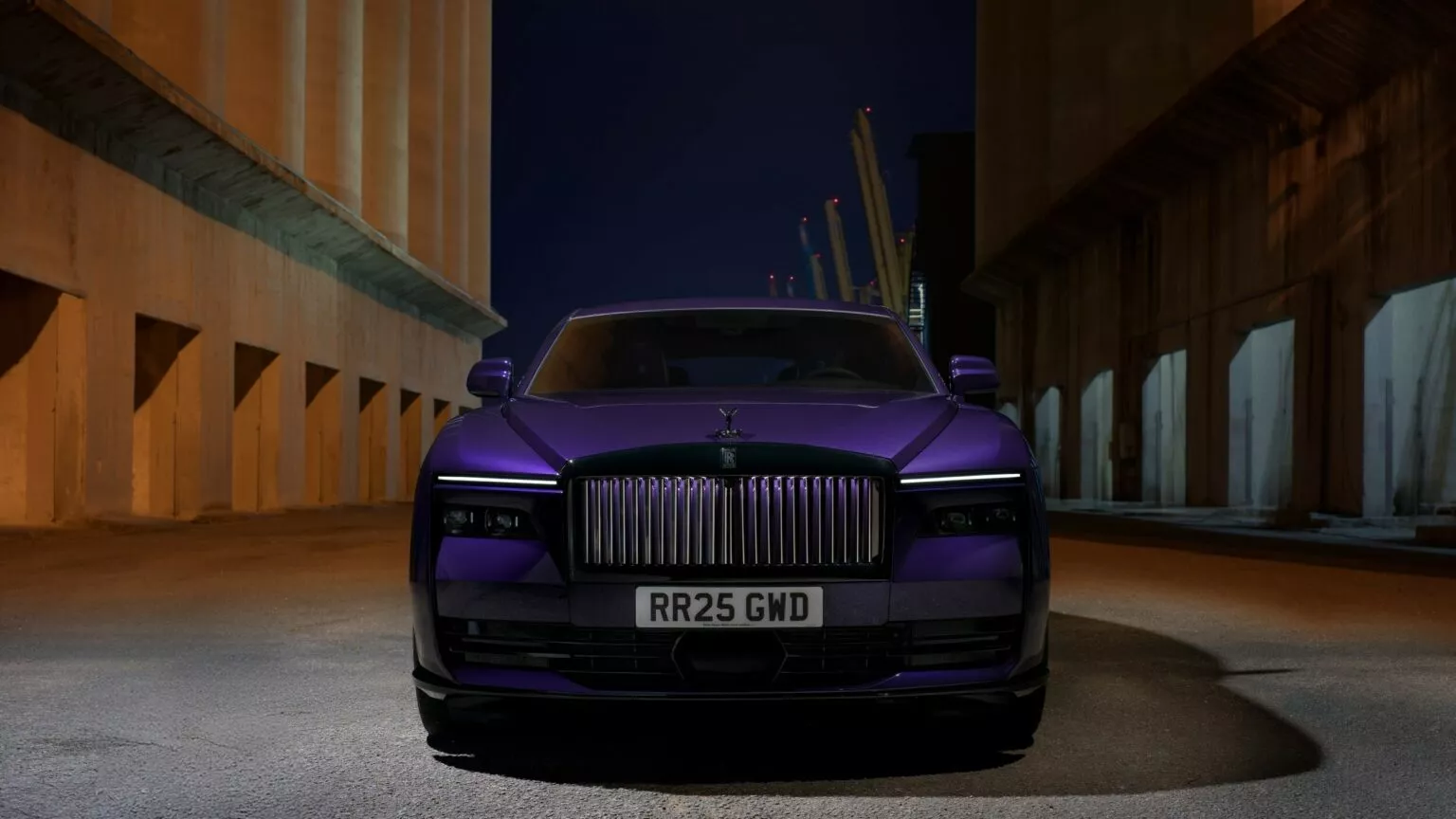 2025 Rolls-Royce Spectre Insignia Negra Vista Lateral 2025 Rolls-Royce Spectre Insignia Negra Vista Lateral