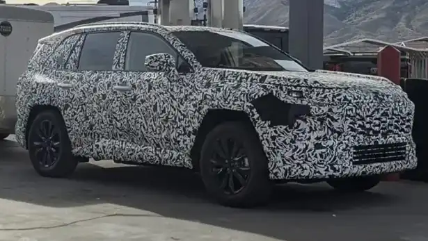 Se cree que el prototipo es el Toyota RAV4 (2026)