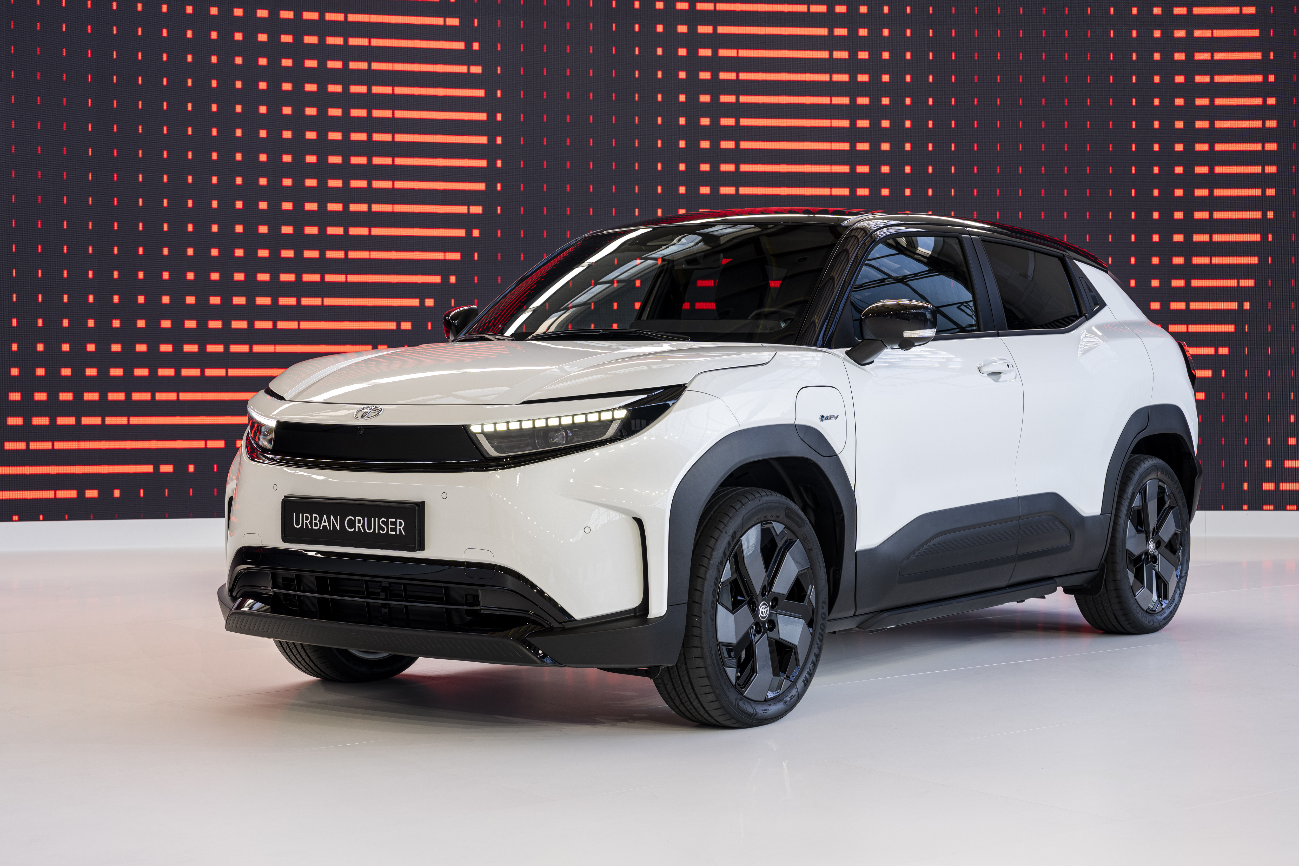 Toyota Urban Cruiser 2025 exterior - vista frontal Toyota Urban Cruiser 2025 exterior - vista frontal