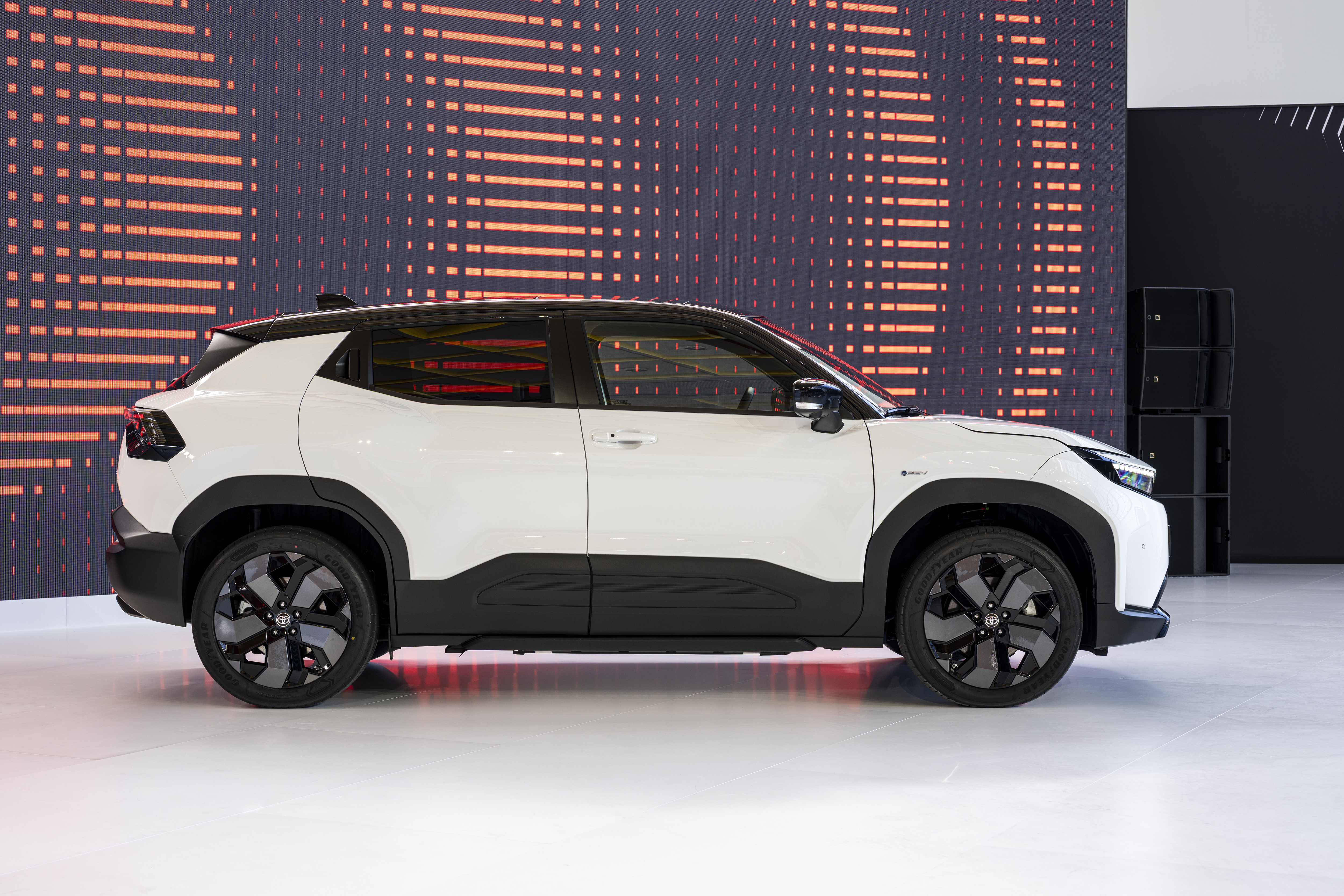 Toyota Urban Cruiser 2025 exterior - vista trasera Toyota Urban Cruiser 2025 exterior - vista trasera