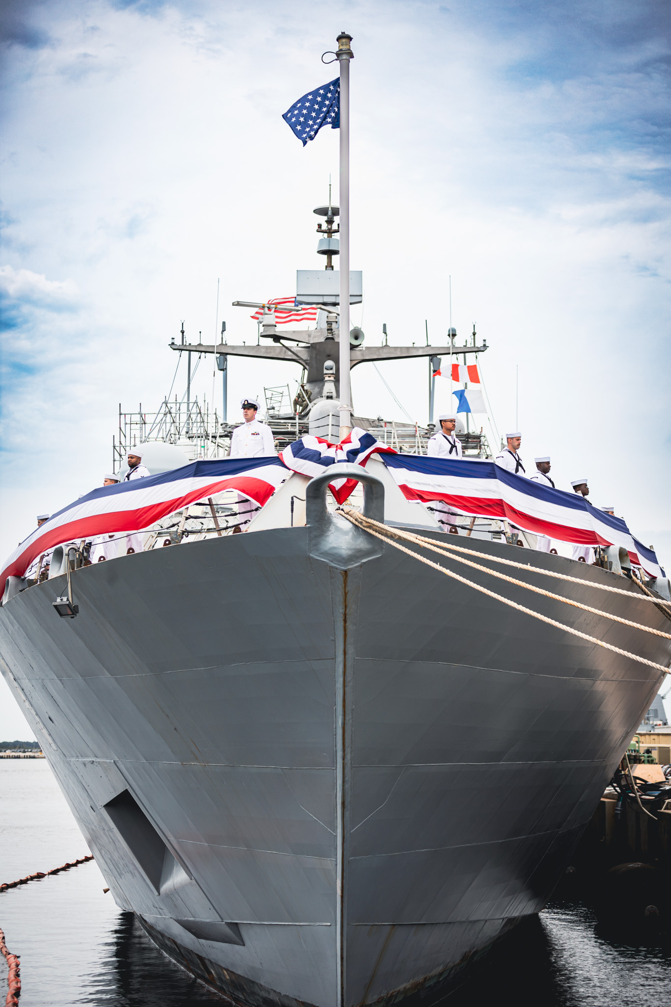 La Marina estadounidense ha retirado del servicio el USS Milwaukee, que costó 437 millones de dólares y ayudó a incautar 954 kg de cocaína por valor de 30 millones de dólares. La Marina estadounidense ha retirado del servicio el USS Milwaukee, que costó 437 millones de dólares y ayudó a incautar 954 kg de cocaína por valor de 30 millones de dólares.