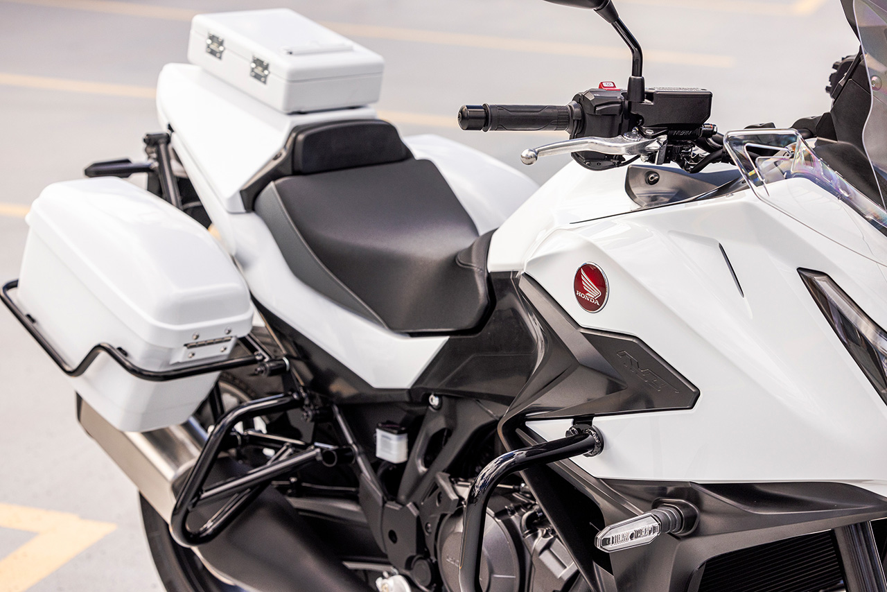 Honda NT1100 Moto de policía 12