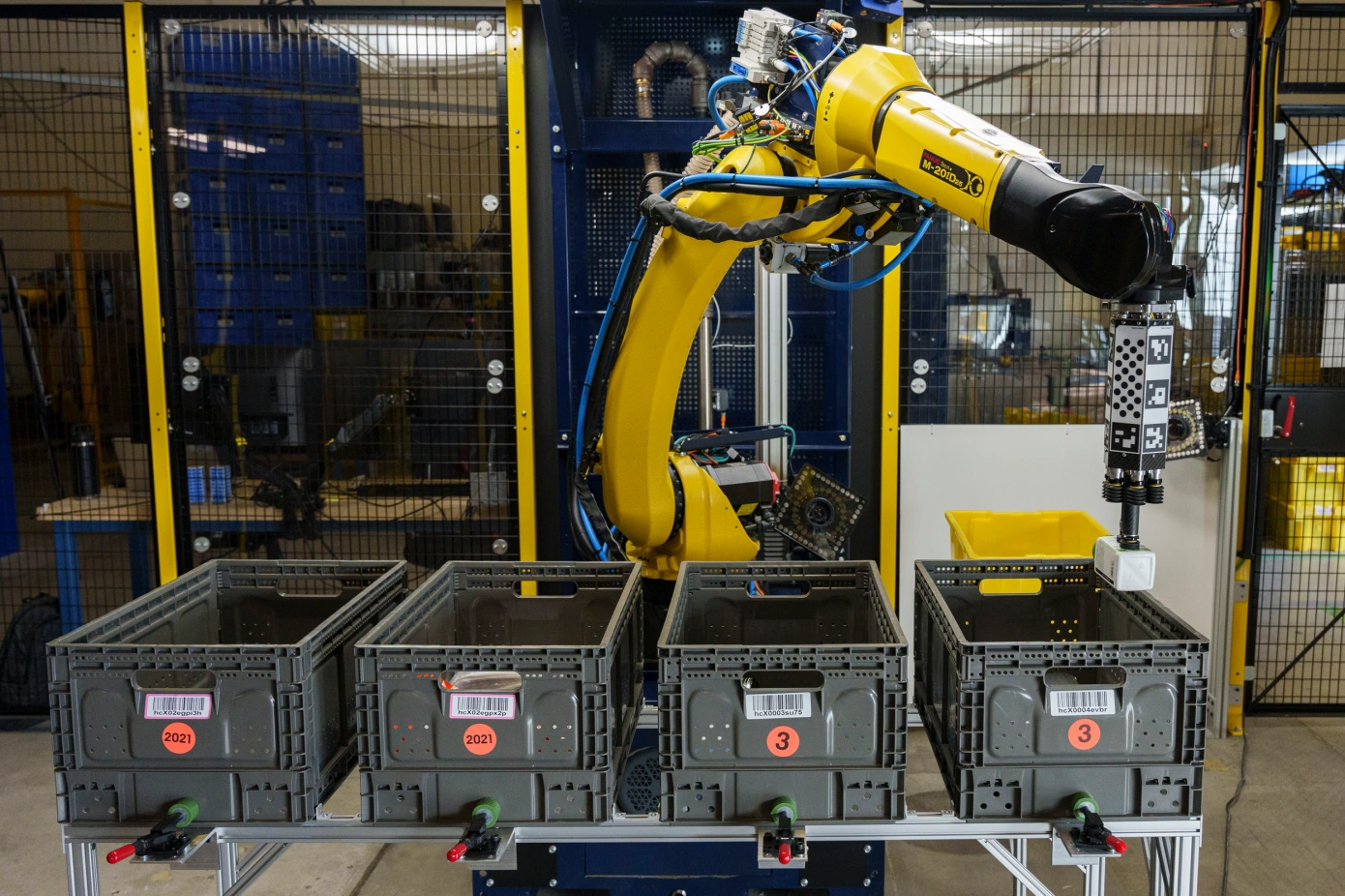 Amazon presenta el robot Sparrow para realizar trabajos rutinarios en los almacenes