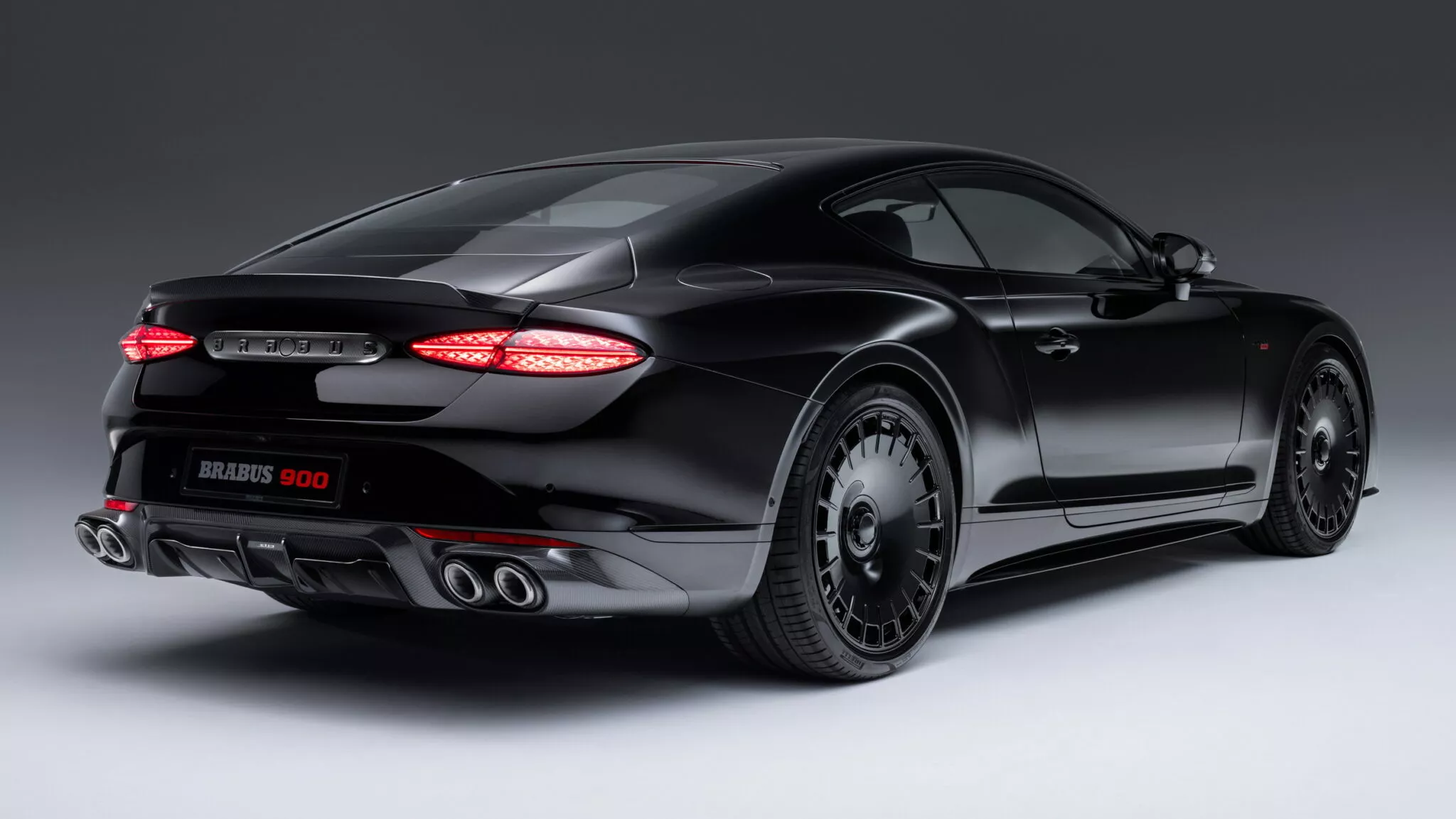 Brabus 900 y Brabus 900 Superblack en color negro