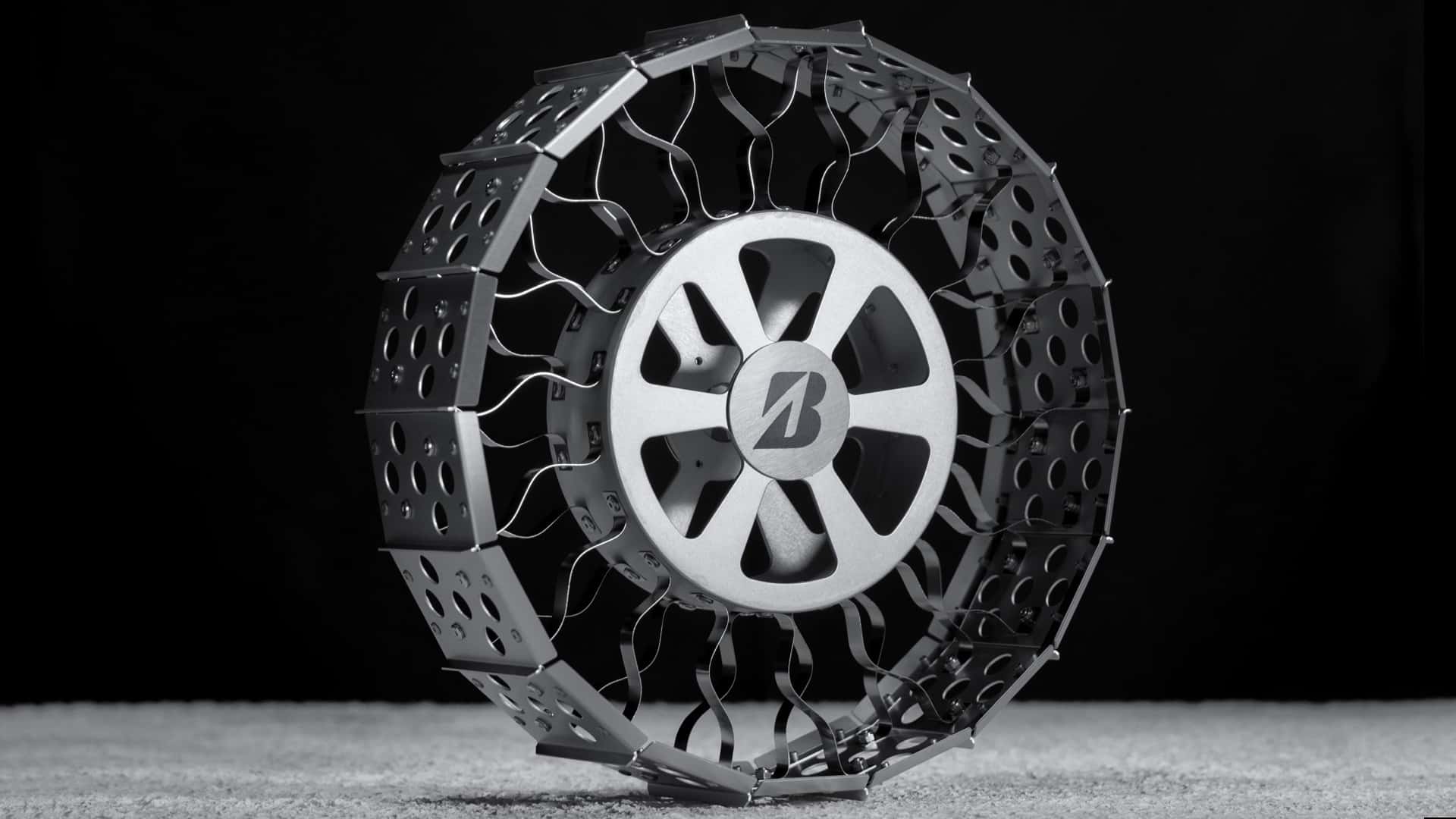 Rueda espacial Bridgestone para caminantes lunares de tamaño medio Rueda espacial Bridgestone para caminantes lunares de tamaño medio