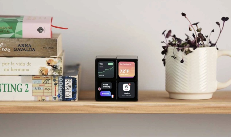 WOWCube muestra widgets útiles