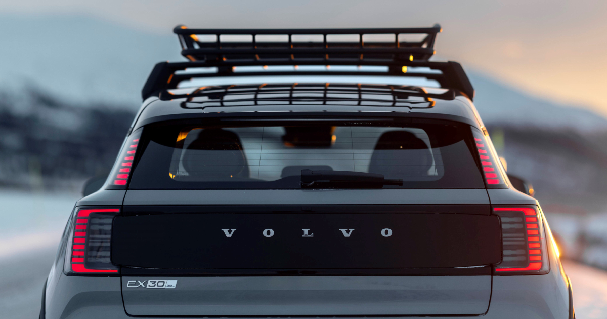 Vista exterior del Volvo EX30 con motor único 1 Vista exterior del Volvo EX30 con motor único 1