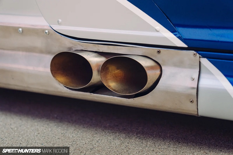 Культовый BMW M3 GTR с агрессивным дизайном Культовый BMW M3 GTR с агрессивным дизайном
