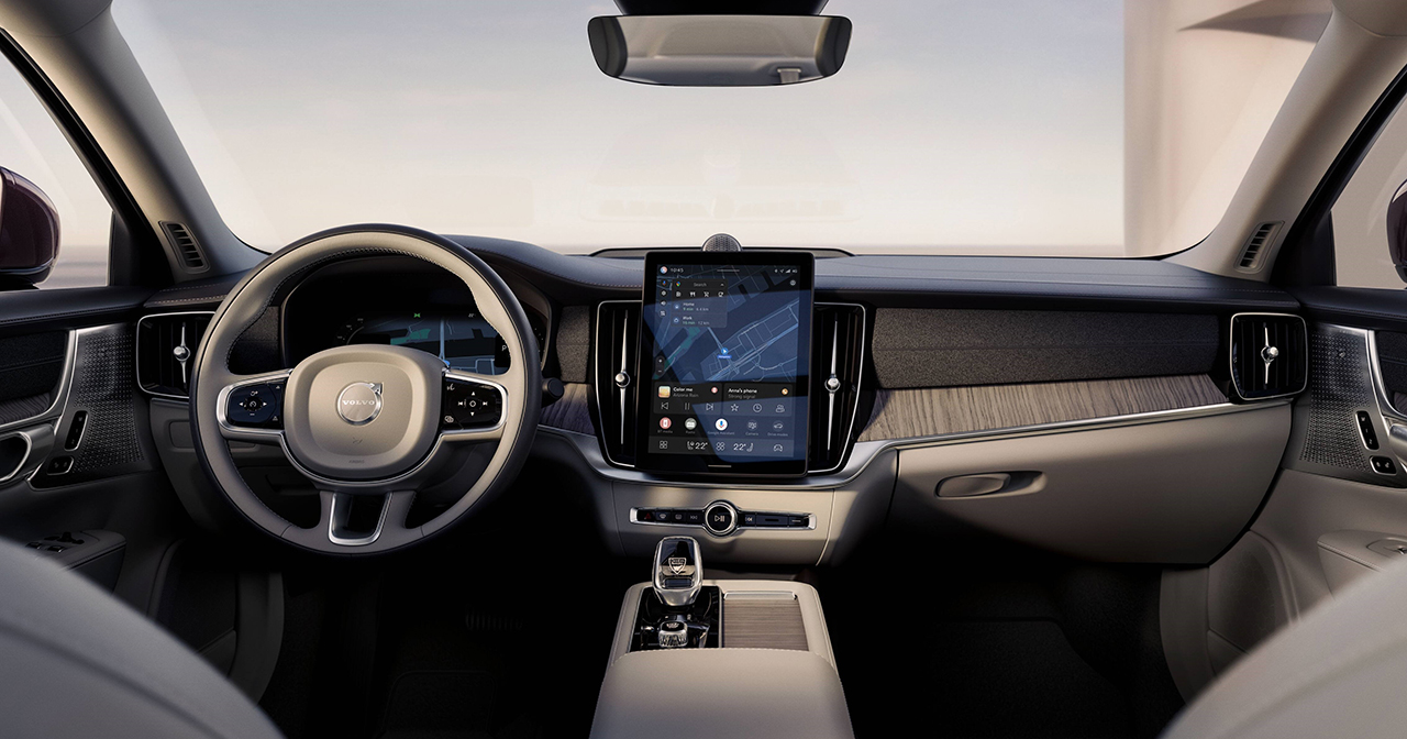 Interior del Volvo S90 actualizado con una nueva pantalla