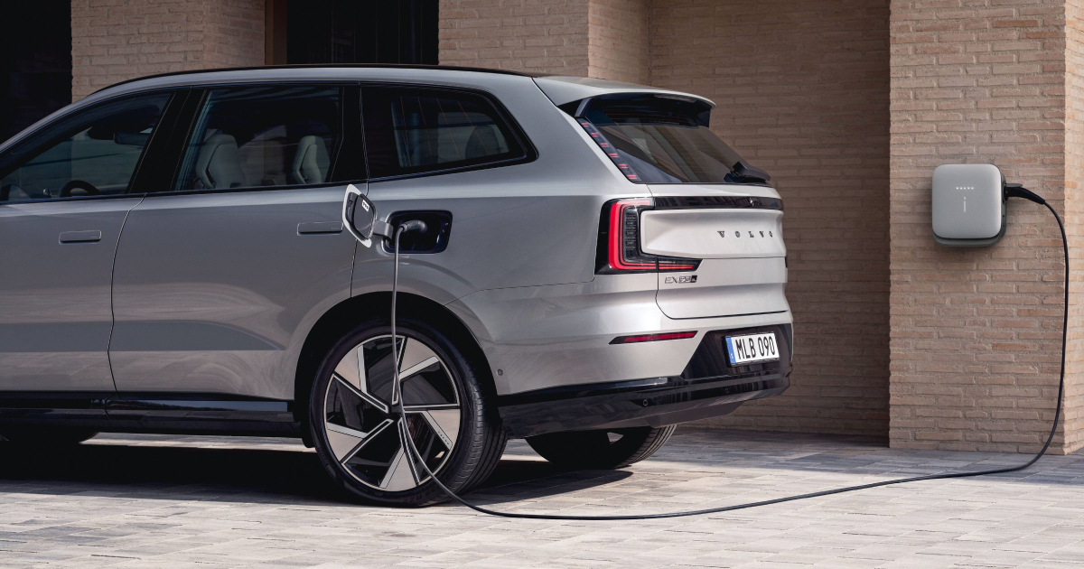 Volvo EX90 charging