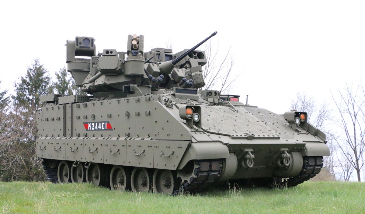 El ejército estadounidense equipará el Bradley BMP con el sistema de defensa activa de alta tecnología Iron Fist, que destruye los proyectiles antes de que se acerquen al vehículo. El ejército estadounidense equipará el Bradley BMP con el sistema de defensa activa de alta tecnología Iron Fist, que destruye los proyectiles antes de que se acerquen al vehículo.