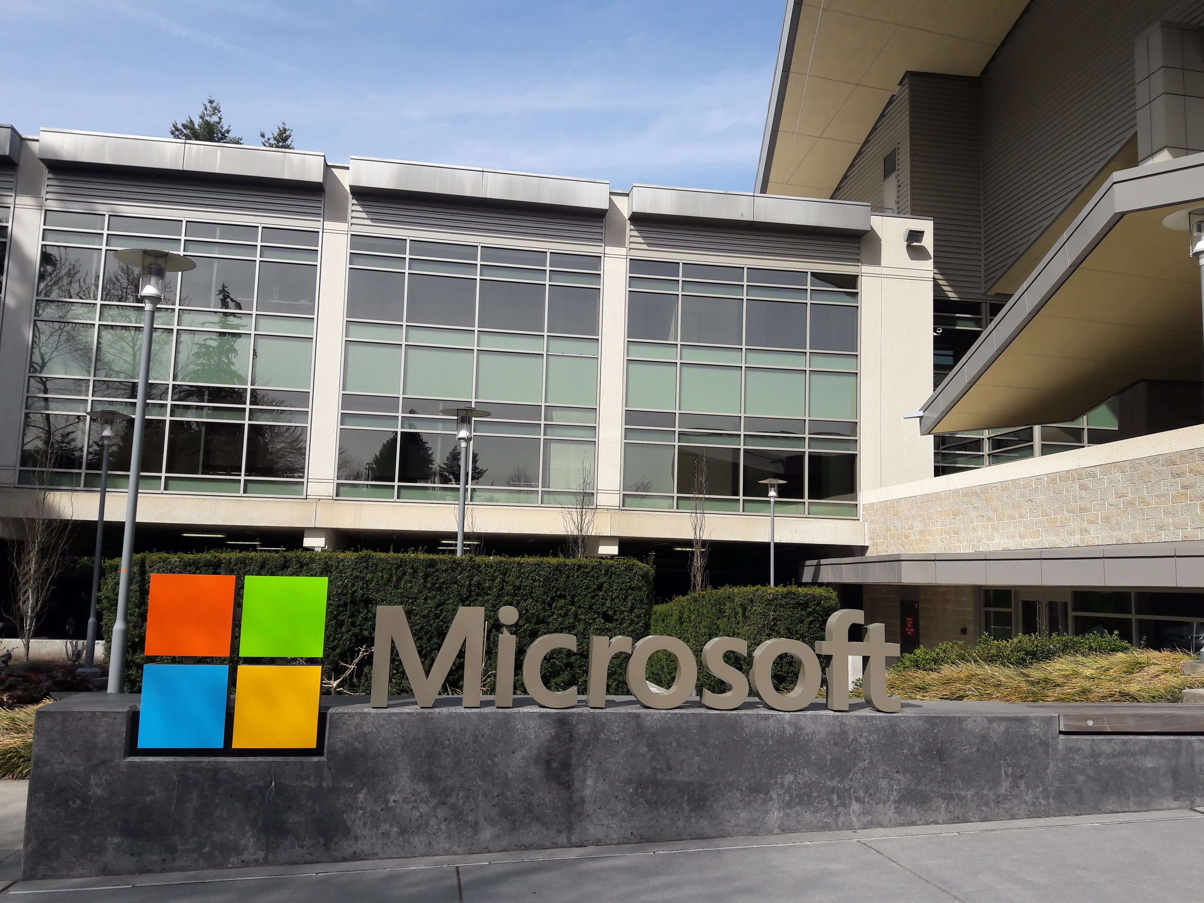 Microsoft y la publicación en línea Semafor lanzarán un proyecto de noticias impulsado por IA