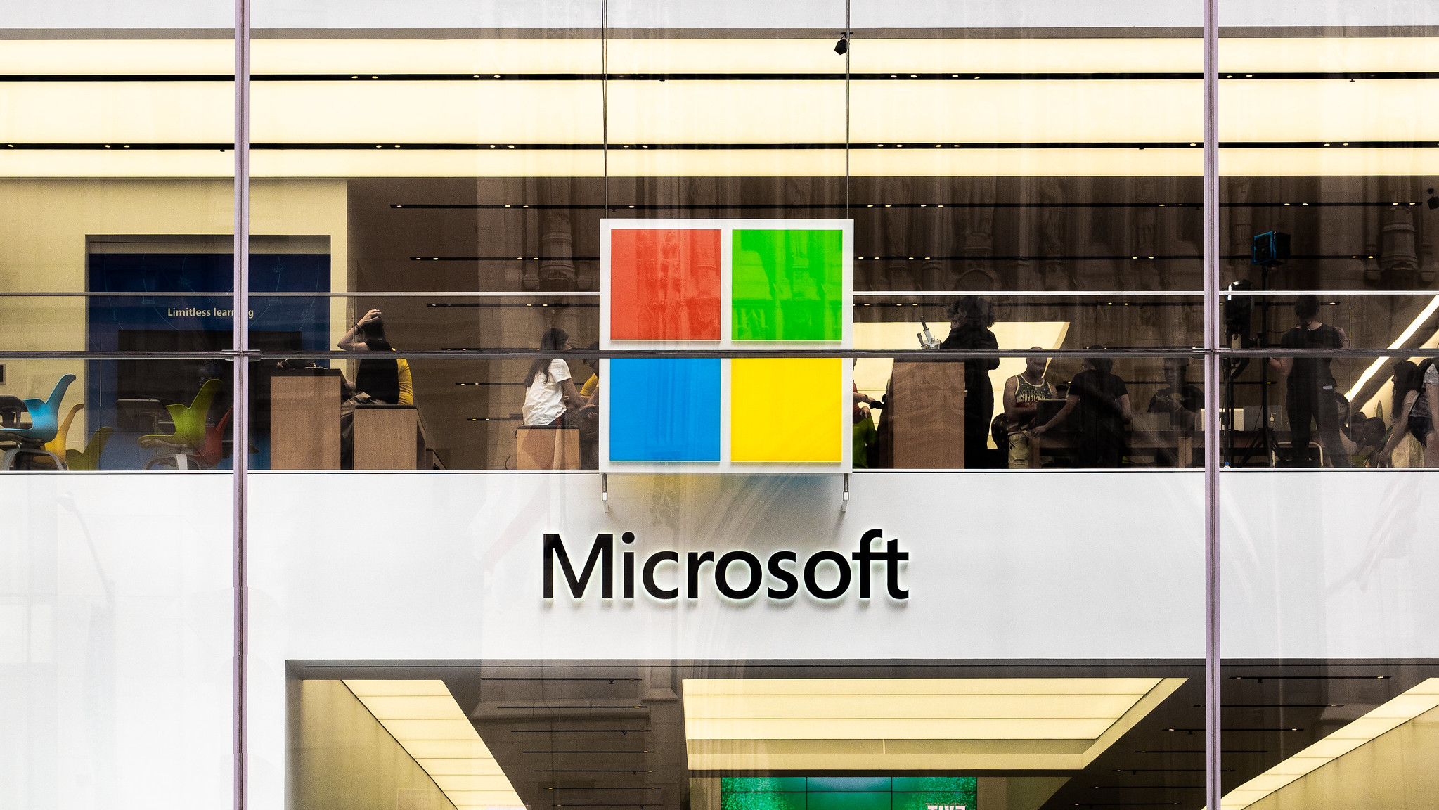 La Comisión Europea examina con lupa la asociación entre Microsoft y la empresa francesa Mistral AI La Comisión Europea examina con lupa la asociación entre Microsoft y la empresa francesa Mistral AI