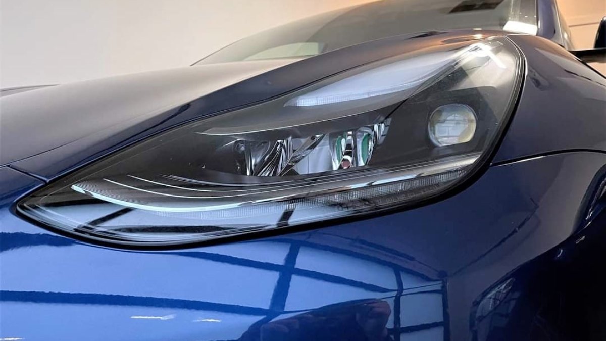 Faros matriciales Tesla Faros matriciales Tesla