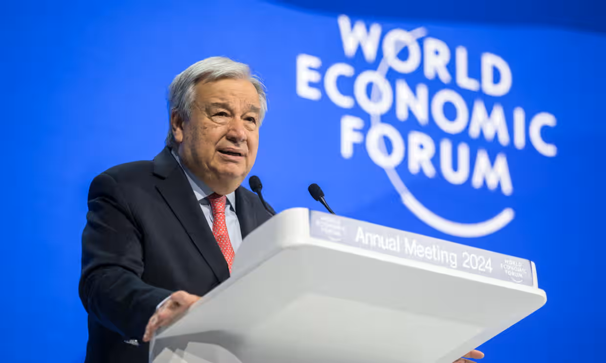 El jefe de la ONU insta a las empresas tecnológicas a mitigar los riesgos de la IA