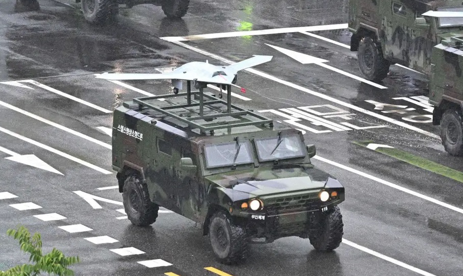 La República de Corea ha revelado un misterioso avión no tripulado furtivo que se parece al avión no tripulado estadounidense Northrop Grumman X-47B
