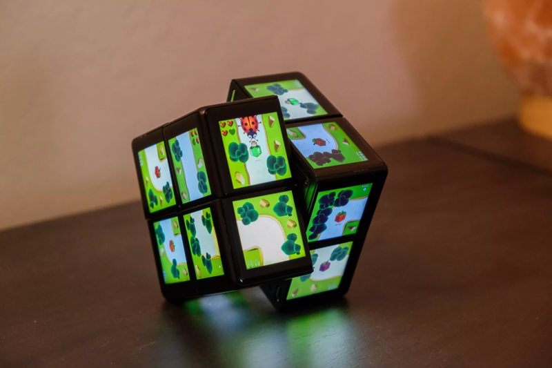Gadget WOWCube de Rubik con pantallas