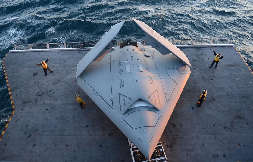 La República de Corea ha revelado un misterioso avión no tripulado furtivo que se parece al avión no tripulado estadounidense Northrop Grumman X-47B-2