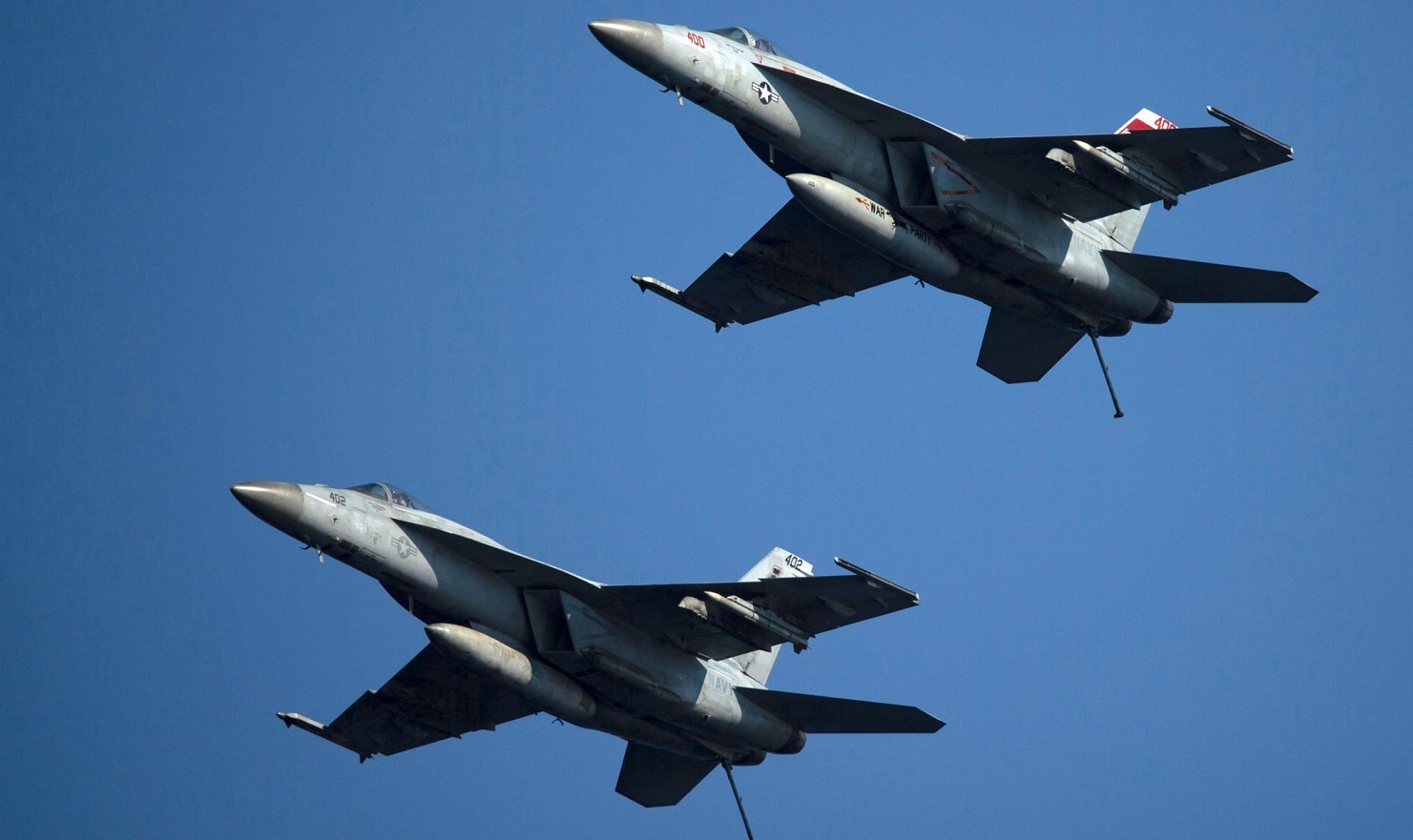 El USS Gerald R. Ford, el mayor portaaviones del mundo con un coste de más de 13.000 millones de dólares, con cazas F/A-18 Super Hornet patrullando en el mar Adriático. El USS Gerald R. Ford, el mayor portaaviones del mundo con un coste de más de 13.000 millones de dólares, con cazas F/A-18 Super Hornet patrullando en el mar Adriático.