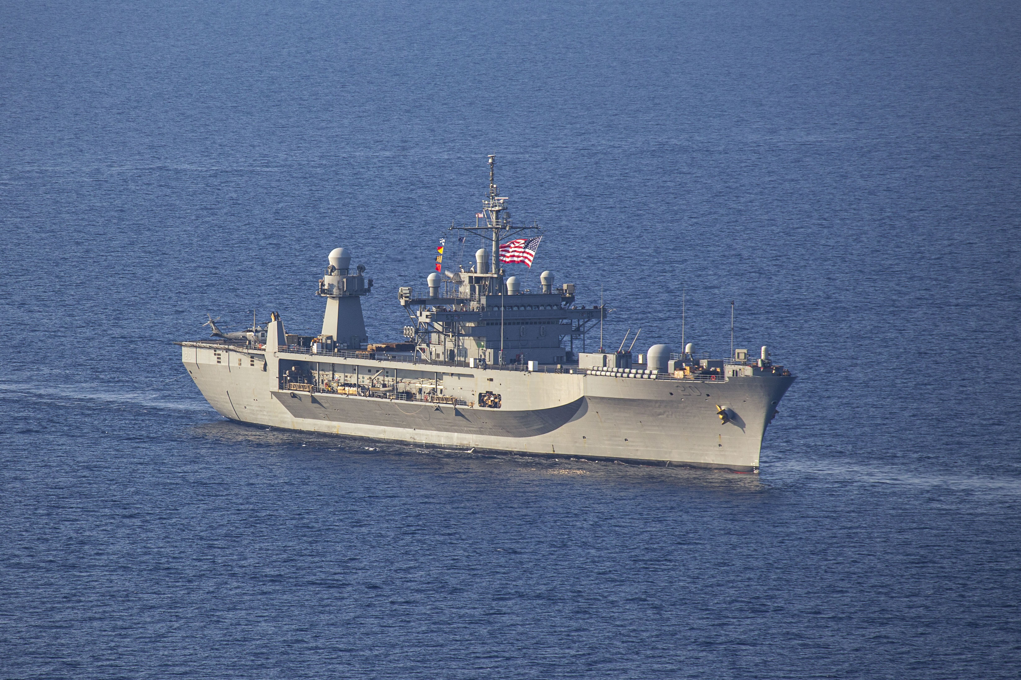 EE.UU. ha enviado a Israel el buque de desembarco USS Mount Whitney de la clase Blue Rig EE.UU. ha enviado a Israel el buque de desembarco USS Mount Whitney de la clase Blue Rig